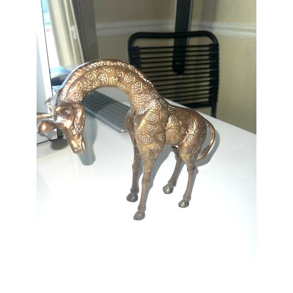 Mid -century Brass Giraffe Figurine. In Good Condition. Hgt 8.5 - Picture 1 of 4